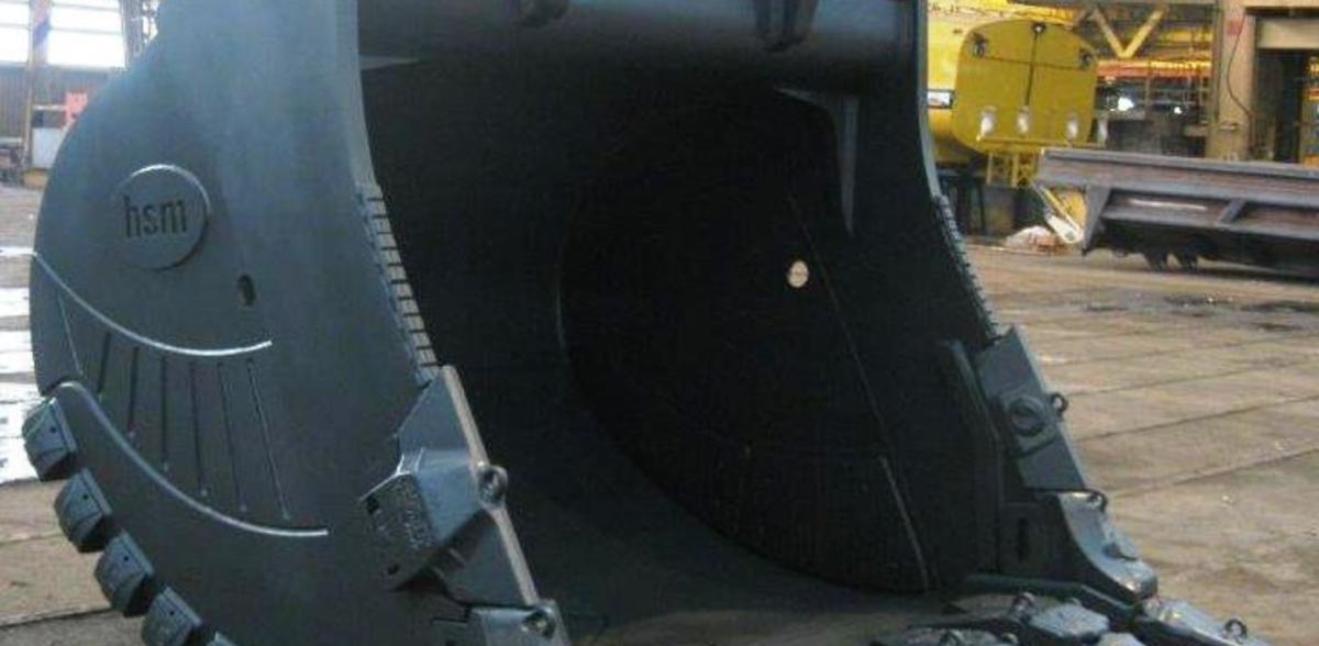 Liebherr R984C Armed for War